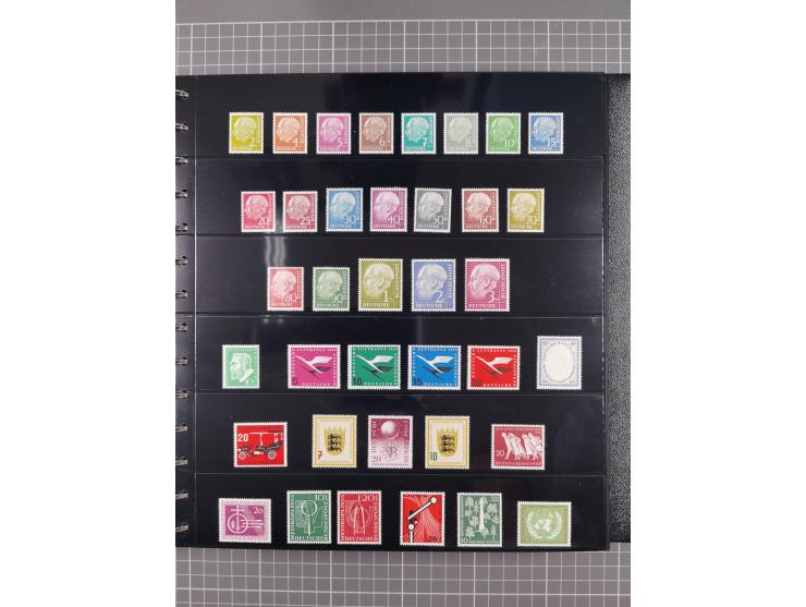 1949/92, postfrische, in den Hauptnummern augenscheinlich komplette Sammlung, dazu einige Markenheftchen etc., meist gute Erh