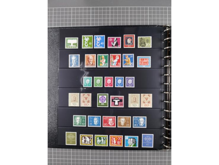 1949/92, postfrische, in den Hauptnummern augenscheinlich komplette Sammlung, dazu einige Markenheftchen etc., meist gute Erh