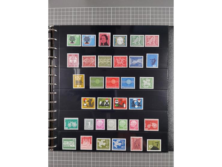 1949/92, postfrische, in den Hauptnummern augenscheinlich komplette Sammlung, dazu einige Markenheftchen etc., meist gute Erh