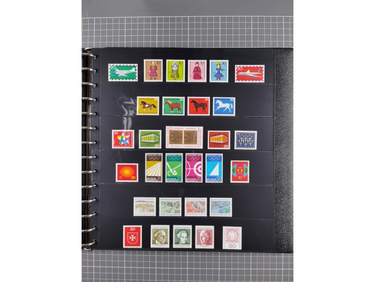 1949/92, postfrische, in den Hauptnummern augenscheinlich komplette Sammlung, dazu einige Markenheftchen etc., meist gute Erh