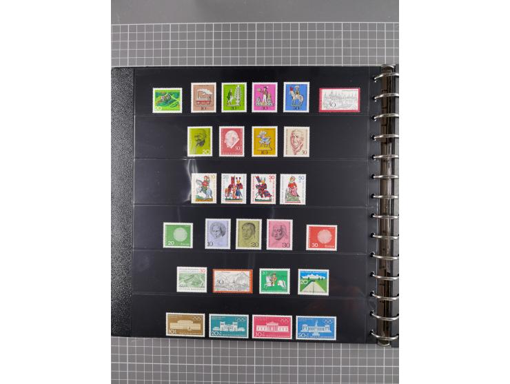 1949/92, postfrische, in den Hauptnummern augenscheinlich komplette Sammlung, dazu einige Markenheftchen etc., meist gute Erh