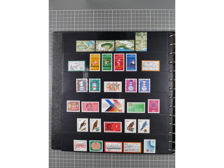 1949/92, postfrische, in den Hauptnummern augenscheinlich komplette Sammlung, dazu einige Markenheftchen etc., meist gute Erh