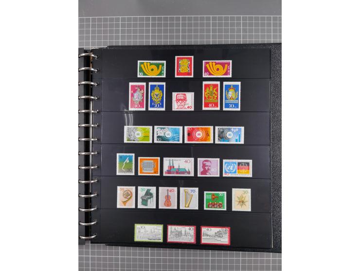 1949/92, postfrische, in den Hauptnummern augenscheinlich komplette Sammlung, dazu einige Markenheftchen etc., meist gute Erh