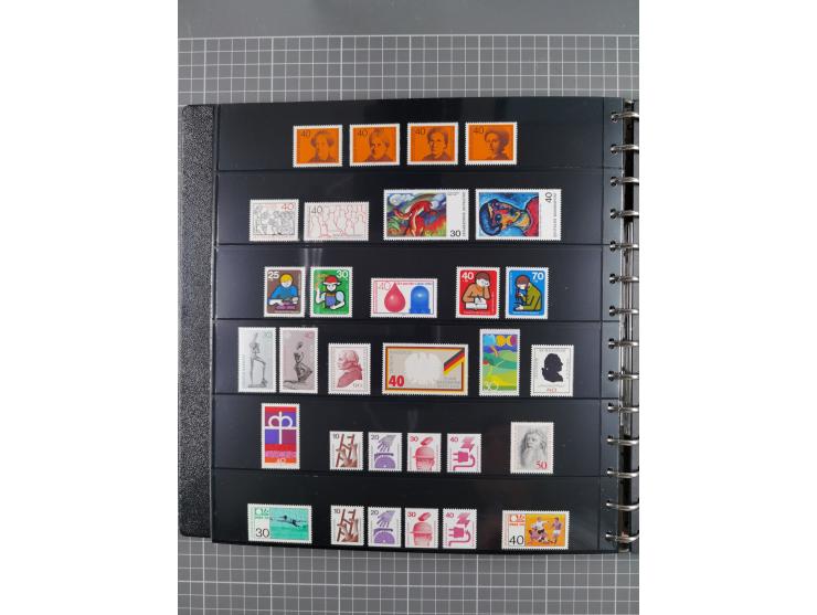 1949/92, postfrische, in den Hauptnummern augenscheinlich komplette Sammlung, dazu einige Markenheftchen etc., meist gute Erh