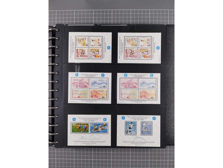 1949/92, postfrische, in den Hauptnummern augenscheinlich komplette Sammlung, dazu einige Markenheftchen etc., meist gute Erh