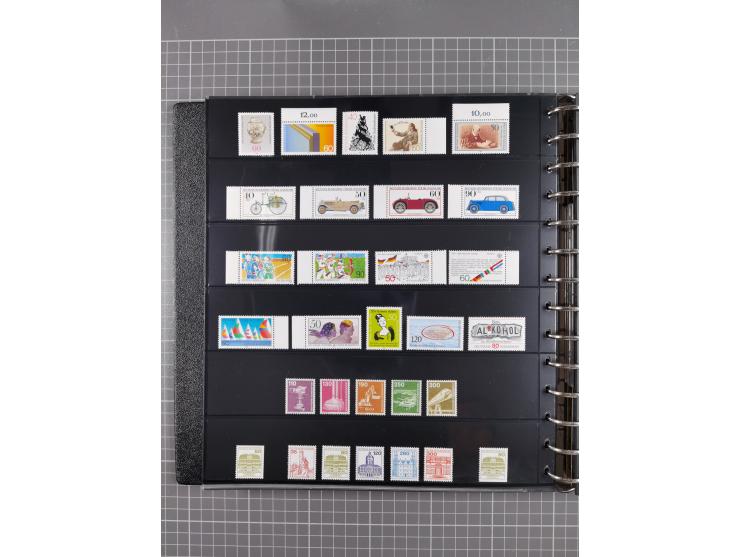 1949/92, postfrische, in den Hauptnummern augenscheinlich komplette Sammlung, dazu einige Markenheftchen etc., meist gute Erh