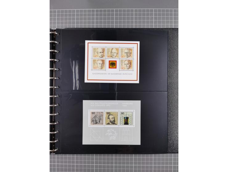 1949/92, postfrische, in den Hauptnummern augenscheinlich komplette Sammlung, dazu einige Markenheftchen etc., meist gute Erh