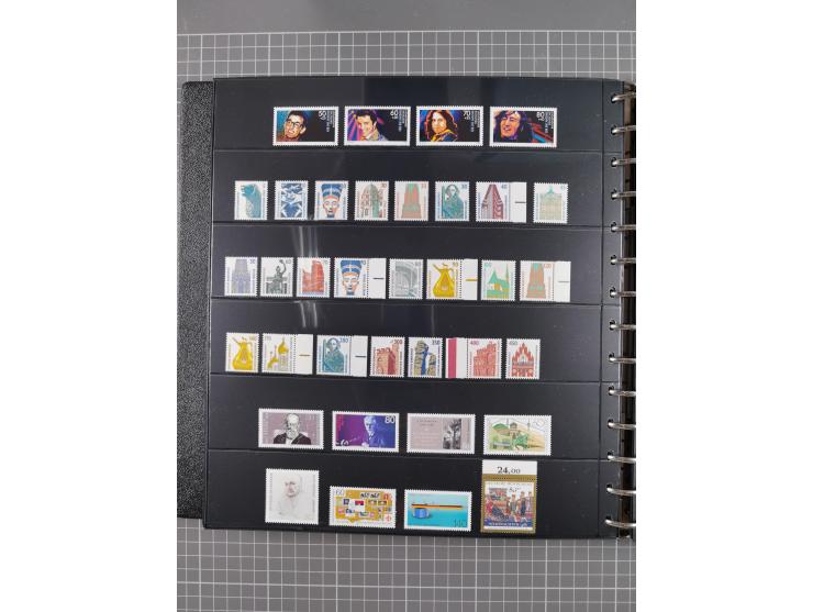 1949/92, postfrische, in den Hauptnummern augenscheinlich komplette Sammlung, dazu einige Markenheftchen etc., meist gute Erh