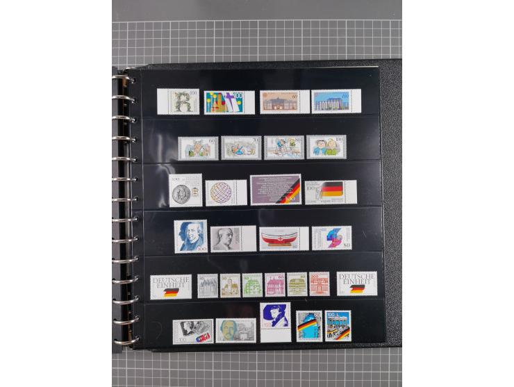 1949/92, postfrische, in den Hauptnummern augenscheinlich komplette Sammlung, dazu einige Markenheftchen etc., meist gute Erh