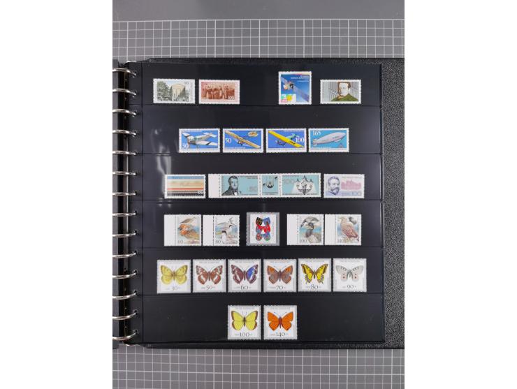 1949/92, postfrische, in den Hauptnummern augenscheinlich komplette Sammlung, dazu einige Markenheftchen etc., meist gute Erh