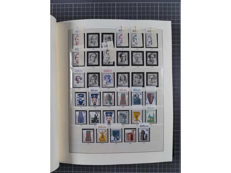 1949/92, vorwiegend postfrische, in den Hauptnummern augenscheinlich komplette Sammlung, teils sign. Schlegel BPP, meist gute