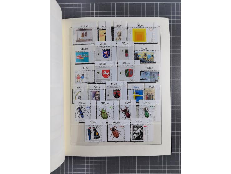 1949/92, vorwiegend postfrische, in den Hauptnummern augenscheinlich komplette Sammlung, teils sign. Schlegel BPP, meist gute