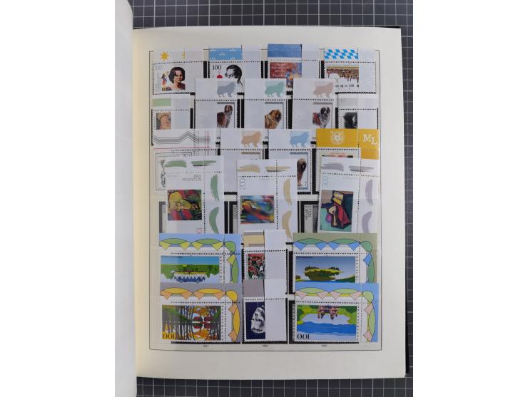 1949/92, vorwiegend postfrische, in den Hauptnummern augenscheinlich komplette Sammlung, teils sign. Schlegel BPP, meist gute