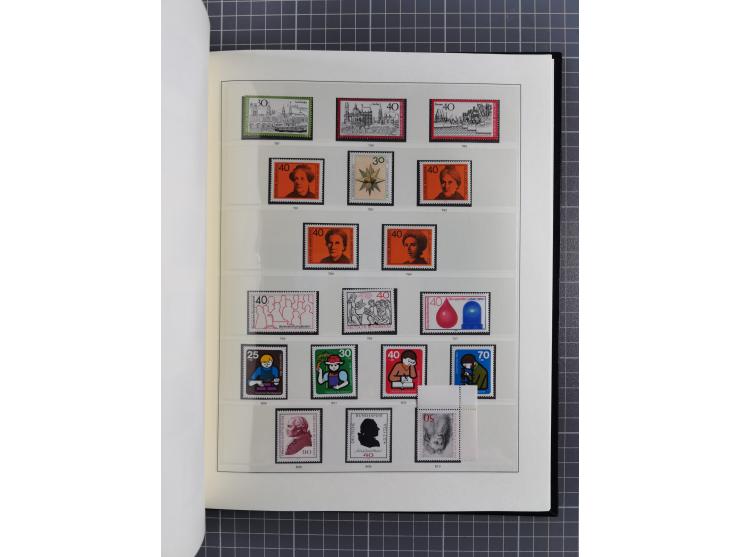 1949/92, vorwiegend postfrische, in den Hauptnummern augenscheinlich komplette Sammlung, teils sign. Schlegel BPP, meist gute