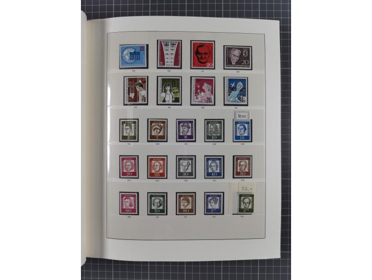 1948/90, postfrische, in den Hauptnummern augendscheinlich komplette Sammlung, Aufdruckwerte sign. und Block 1 mit Fotoattest