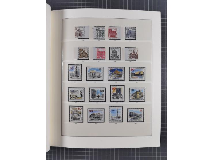 1948/90, postfrische, in den Hauptnummern augendscheinlich komplette Sammlung, Aufdruckwerte sign. und Block 1 mit Fotoattest