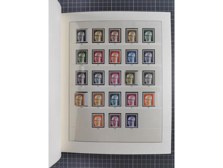 1948/90, postfrische, in den Hauptnummern augendscheinlich komplette Sammlung, Aufdruckwerte sign. und Block 1 mit Fotoattest