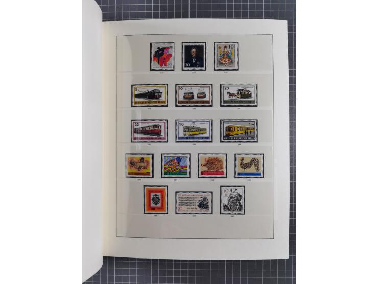 1948/90, postfrische, in den Hauptnummern augendscheinlich komplette Sammlung, Aufdruckwerte sign. und Block 1 mit Fotoattest