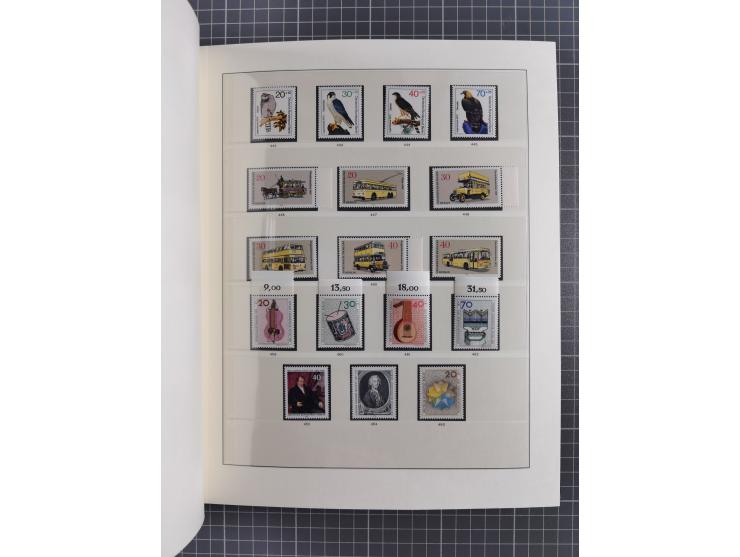 1948/90, postfrische, in den Hauptnummern augendscheinlich komplette Sammlung, Aufdruckwerte sign. und Block 1 mit Fotoattest