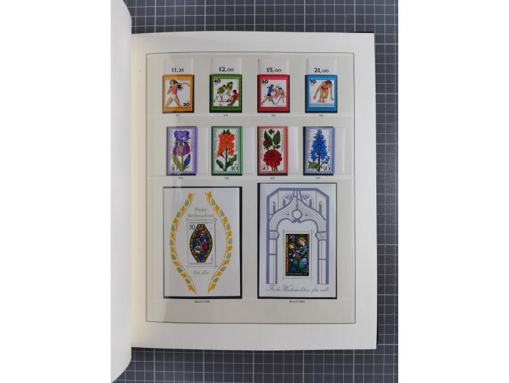 1948/90, postfrische, in den Hauptnummern augendscheinlich komplette Sammlung, Aufdruckwerte sign. und Block 1 mit Fotoattest