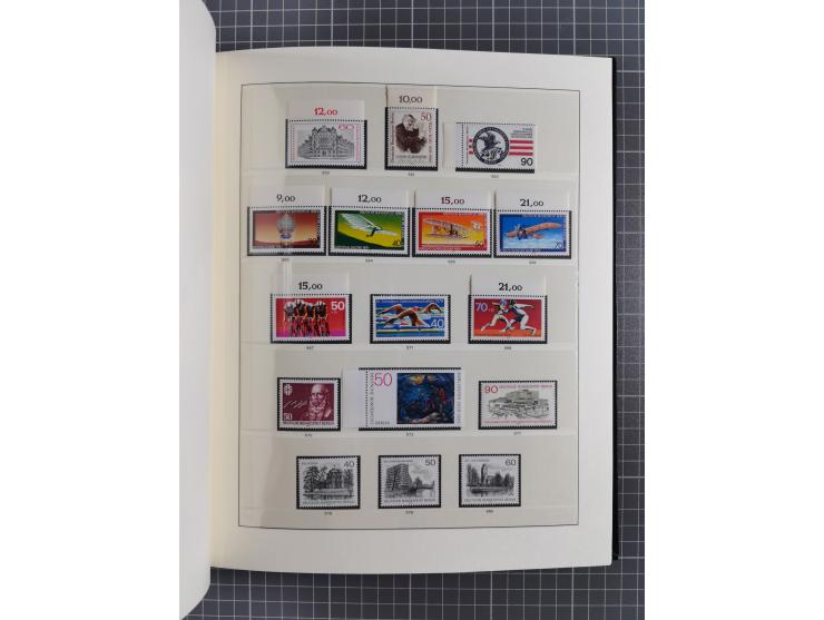 1948/90, postfrische, in den Hauptnummern augendscheinlich komplette Sammlung, Aufdruckwerte sign. und Block 1 mit Fotoattest