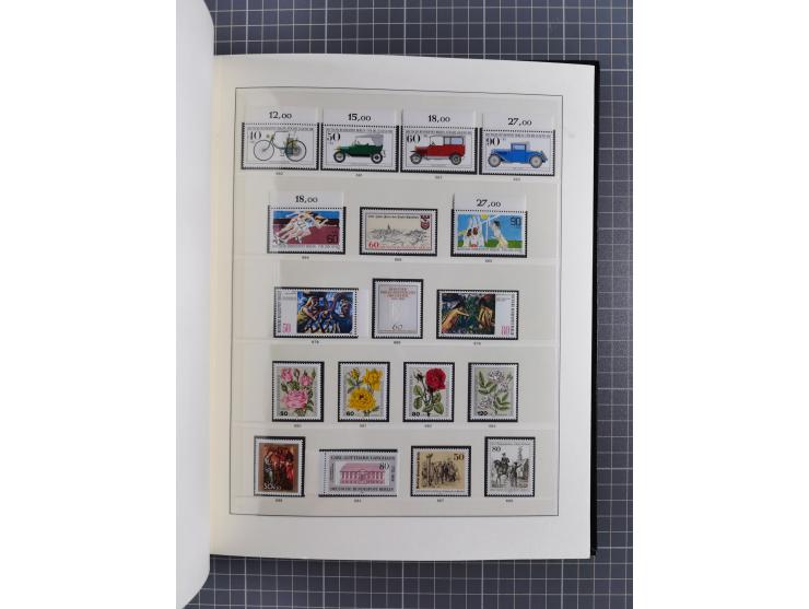 1948/90, postfrische, in den Hauptnummern augendscheinlich komplette Sammlung, Aufdruckwerte sign. und Block 1 mit Fotoattest