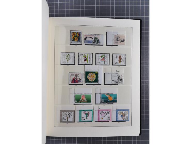 1948/90, postfrische, in den Hauptnummern augendscheinlich komplette Sammlung, Aufdruckwerte sign. und Block 1 mit Fotoattest