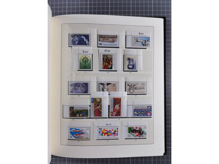 1948/90, postfrische, in den Hauptnummern augendscheinlich komplette Sammlung, Aufdruckwerte sign. und Block 1 mit Fotoattest