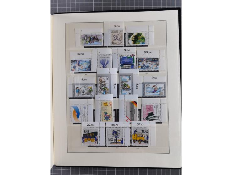 1948/90, postfrische, in den Hauptnummern augendscheinlich komplette Sammlung, Aufdruckwerte sign. und Block 1 mit Fotoattest