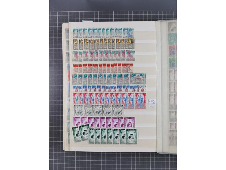 1894/1964, mostly mint never hinged stock ex Mi.-Nr. 61-1372, incl. many complete sets, some multiple per 2-15, etc, in two s