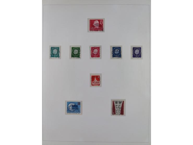 1948/82, in den Hauptnummern kpl. postfrische und zusätzlich gestempelte Sammlung, alle postfrischen Marken bis Mi.-Nr. 74 un