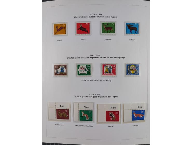 1948/82, in den Hauptnummern kpl. postfrische und zusätzlich gestempelte Sammlung, alle postfrischen Marken bis Mi.-Nr. 74 un