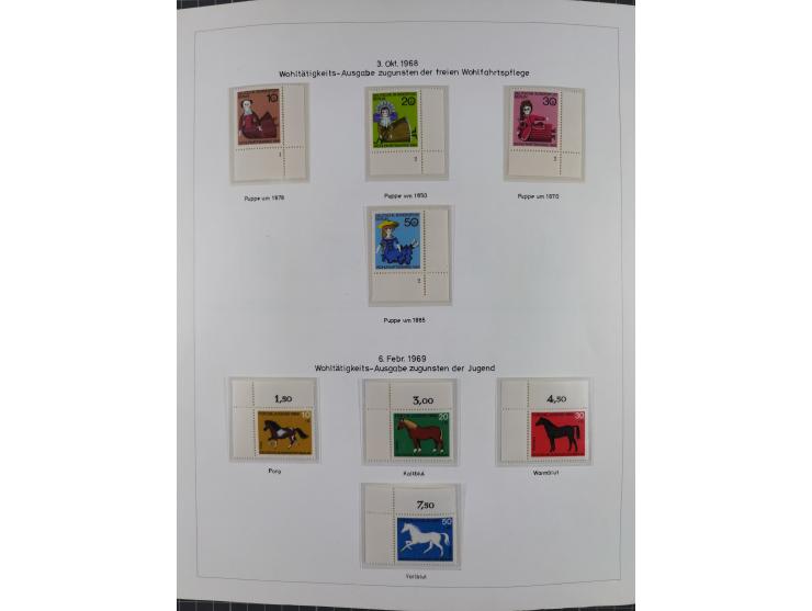1948/82, in den Hauptnummern kpl. postfrische und zusätzlich gestempelte Sammlung, alle postfrischen Marken bis Mi.-Nr. 74 un