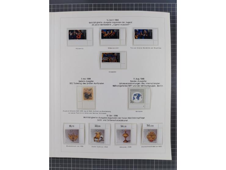 1948/82, in den Hauptnummern kpl. postfrische und zusätzlich gestempelte Sammlung, alle postfrischen Marken bis Mi.-Nr. 74 un