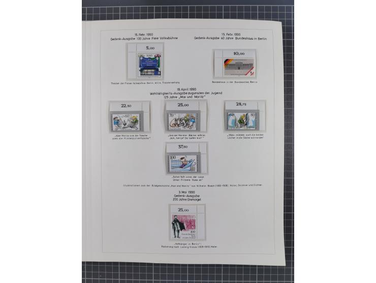 1948/82, in den Hauptnummern kpl. postfrische und zusätzlich gestempelte Sammlung, alle postfrischen Marken bis Mi.-Nr. 74 un