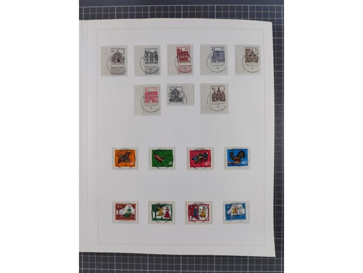 1948/82, in den Hauptnummern kpl. postfrische und zusätzlich gestempelte Sammlung, alle postfrischen Marken bis Mi.-Nr. 74 un