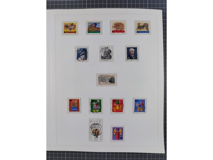 1948/82, in den Hauptnummern kpl. postfrische und zusätzlich gestempelte Sammlung, alle postfrischen Marken bis Mi.-Nr. 74 un