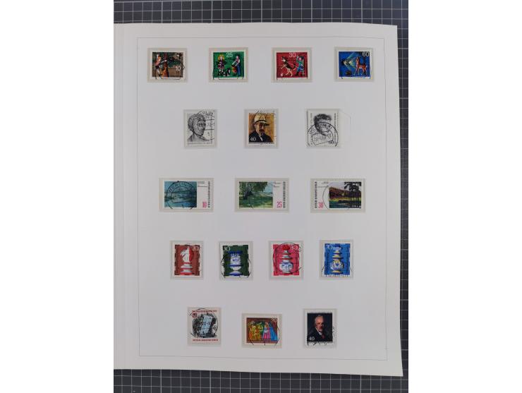 1948/82, in den Hauptnummern kpl. postfrische und zusätzlich gestempelte Sammlung, alle postfrischen Marken bis Mi.-Nr. 74 un