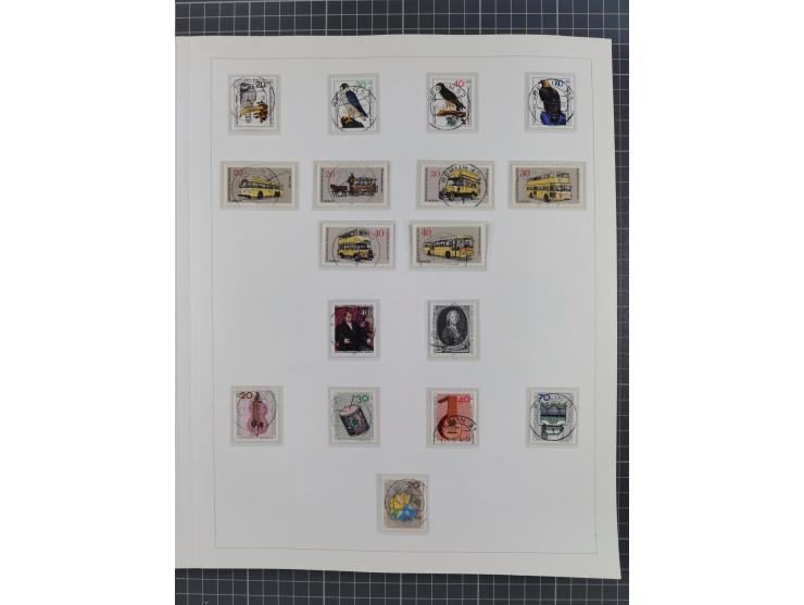 1948/82, in den Hauptnummern kpl. postfrische und zusätzlich gestempelte Sammlung, alle postfrischen Marken bis Mi.-Nr. 74 un