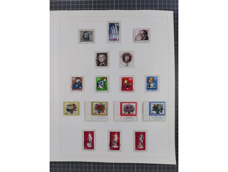 1948/82, in den Hauptnummern kpl. postfrische und zusätzlich gestempelte Sammlung, alle postfrischen Marken bis Mi.-Nr. 74 un