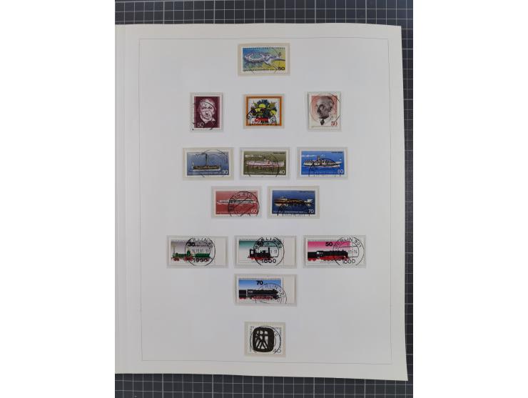 1948/82, in den Hauptnummern kpl. postfrische und zusätzlich gestempelte Sammlung, alle postfrischen Marken bis Mi.-Nr. 74 un