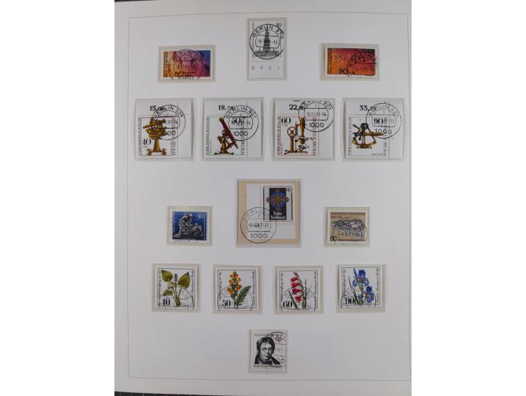 1948/82, in den Hauptnummern kpl. postfrische und zusätzlich gestempelte Sammlung, alle postfrischen Marken bis Mi.-Nr. 74 un