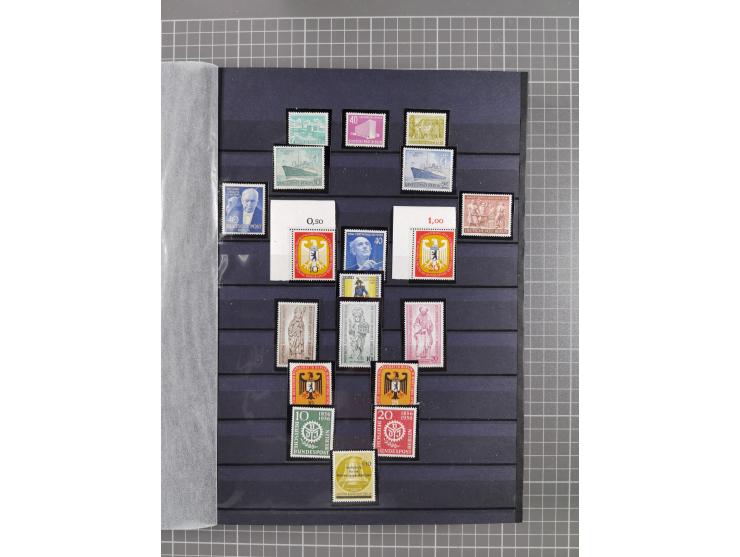 1948/90, in den Hauptnummer kpl. postfrische Sammlung, fast alle besseren Anfangsausgaben inkl. Block 1 sind signiert Schlege