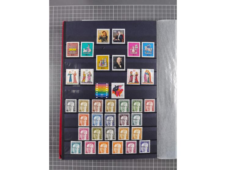 1948/90, in den Hauptnummer kpl. postfrische Sammlung, fast alle besseren Anfangsausgaben inkl. Block 1 sind signiert Schlege