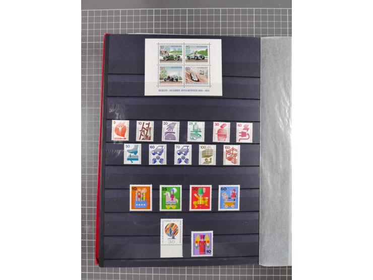 1948/90, in den Hauptnummer kpl. postfrische Sammlung, fast alle besseren Anfangsausgaben inkl. Block 1 sind signiert Schlege