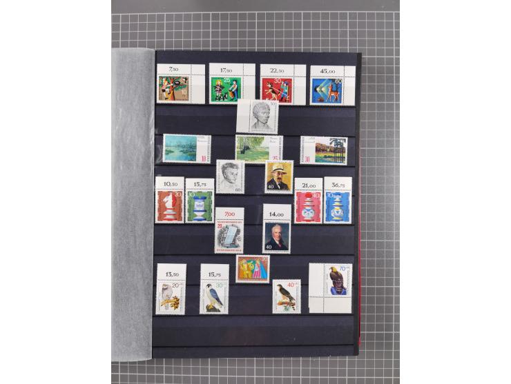 1948/90, in den Hauptnummer kpl. postfrische Sammlung, fast alle besseren Anfangsausgaben inkl. Block 1 sind signiert Schlege