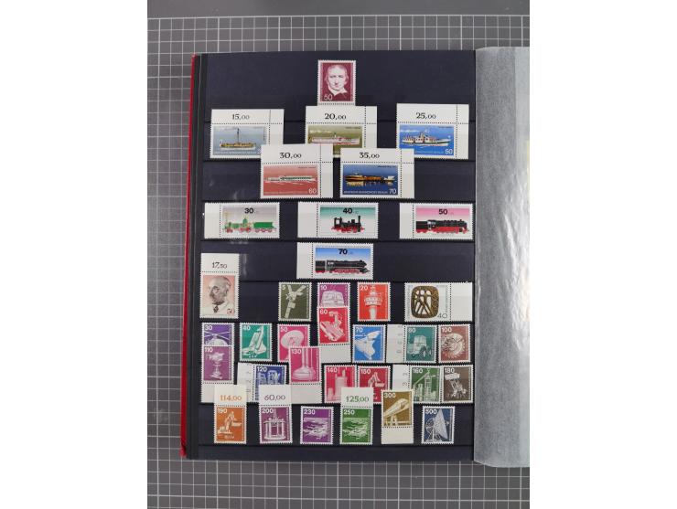 1948/90, in den Hauptnummer kpl. postfrische Sammlung, fast alle besseren Anfangsausgaben inkl. Block 1 sind signiert Schlege