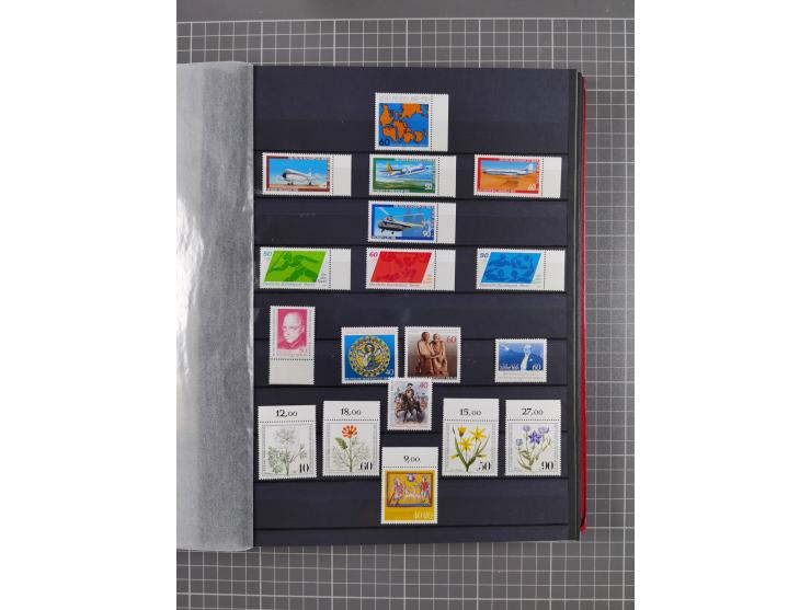 1948/90, in den Hauptnummer kpl. postfrische Sammlung, fast alle besseren Anfangsausgaben inkl. Block 1 sind signiert Schlege