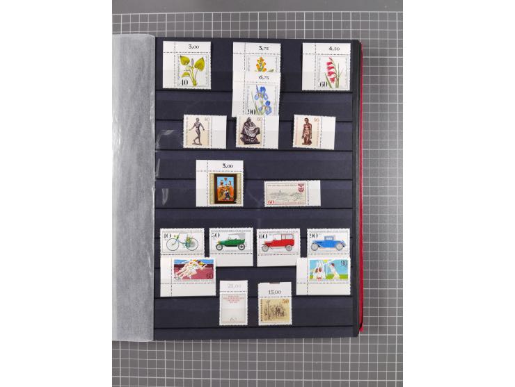 1948/90, in den Hauptnummer kpl. postfrische Sammlung, fast alle besseren Anfangsausgaben inkl. Block 1 sind signiert Schlege