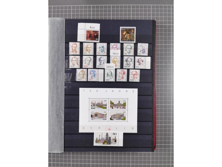 1948/90, in den Hauptnummer kpl. postfrische Sammlung, fast alle besseren Anfangsausgaben inkl. Block 1 sind signiert Schlege